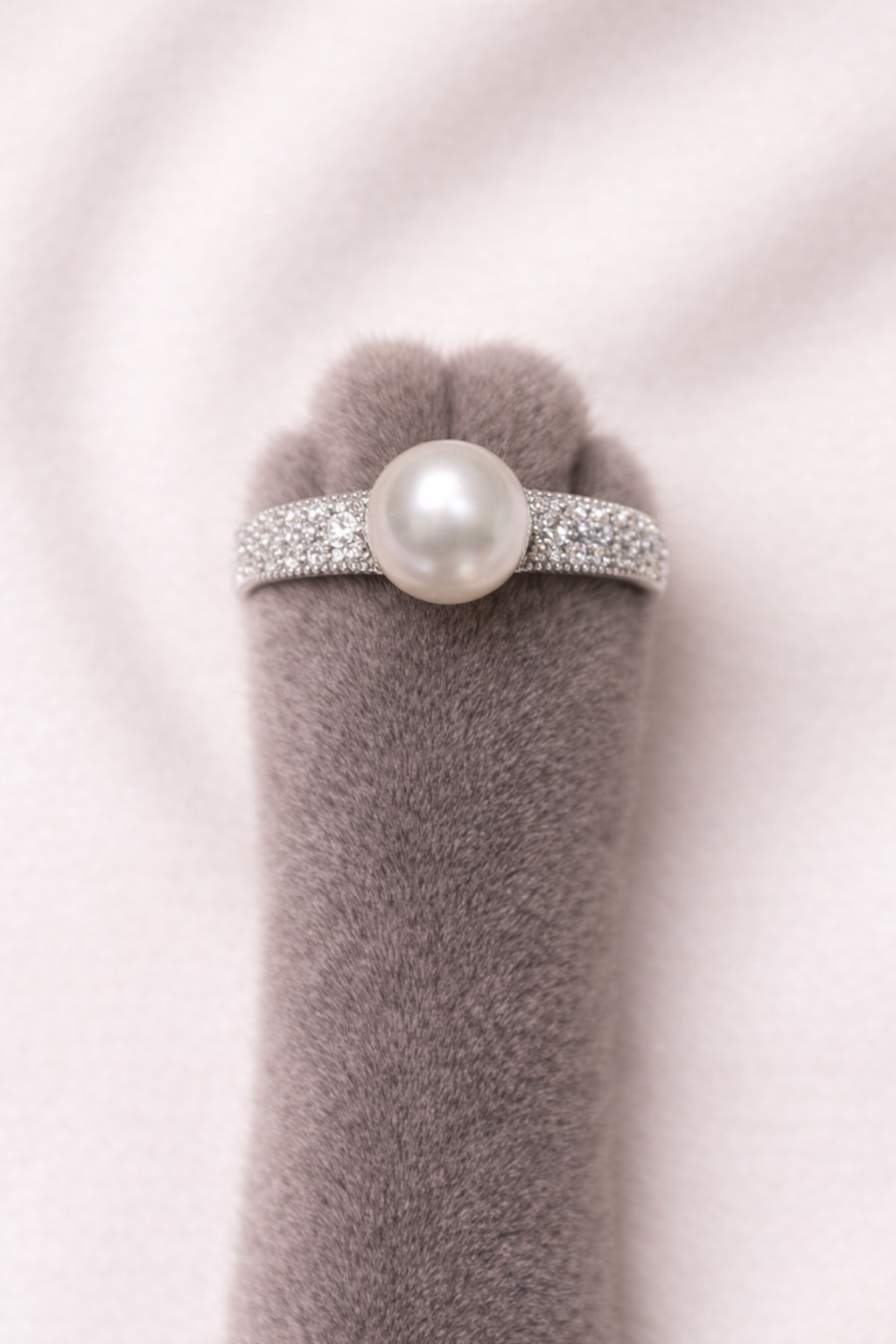 The Perla Classique Ring