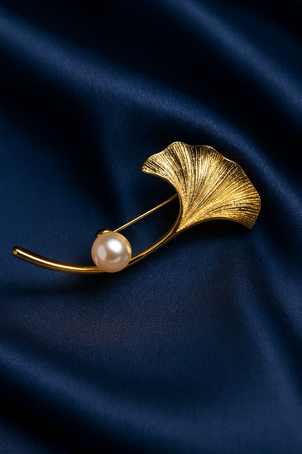 The Ginkgo Pearl Brooch
