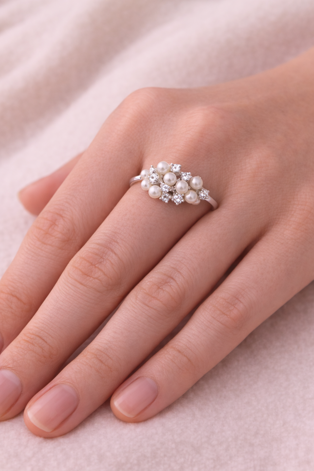 La Couronne de Perles Ring