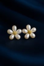 The Dahlia Pearl Bloom