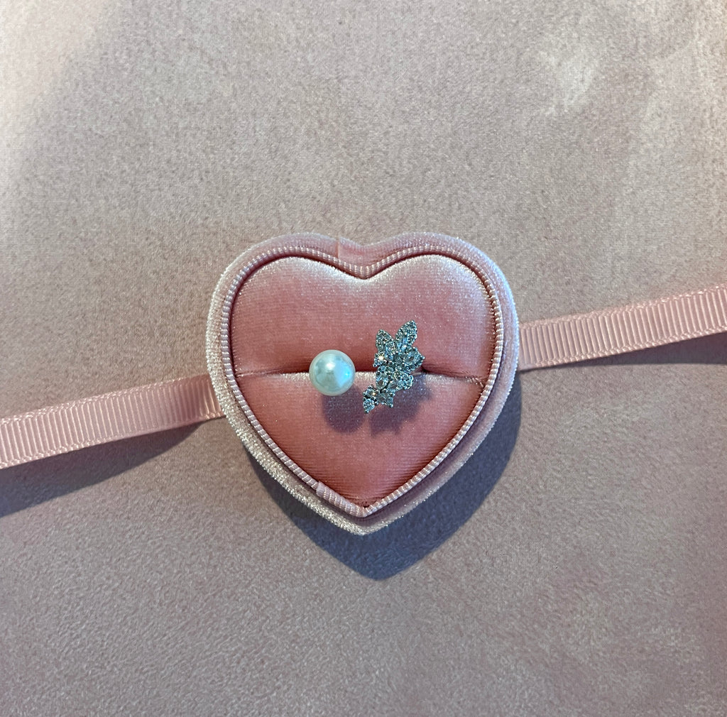 The Pearl Reverie Ring