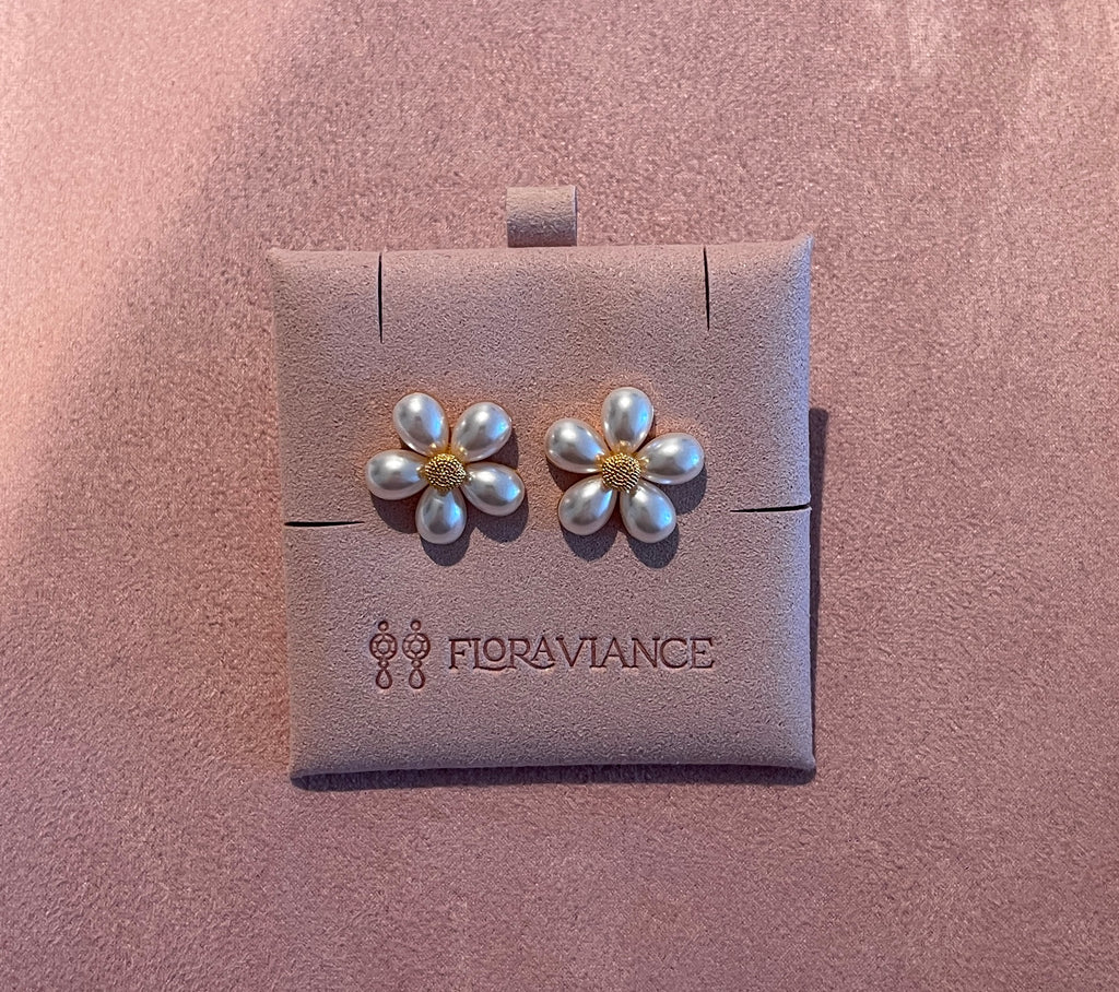 The Dahlia Pearl Bloom